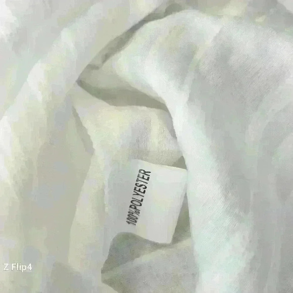 Womens  long sleeve light weight white button down blouse - Picture 4 of 4